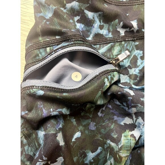 Lululemon Run Top Speed Crop Leggings Full-On Luxtreme Size 4 Floral Blue New - Picture 8 of 8